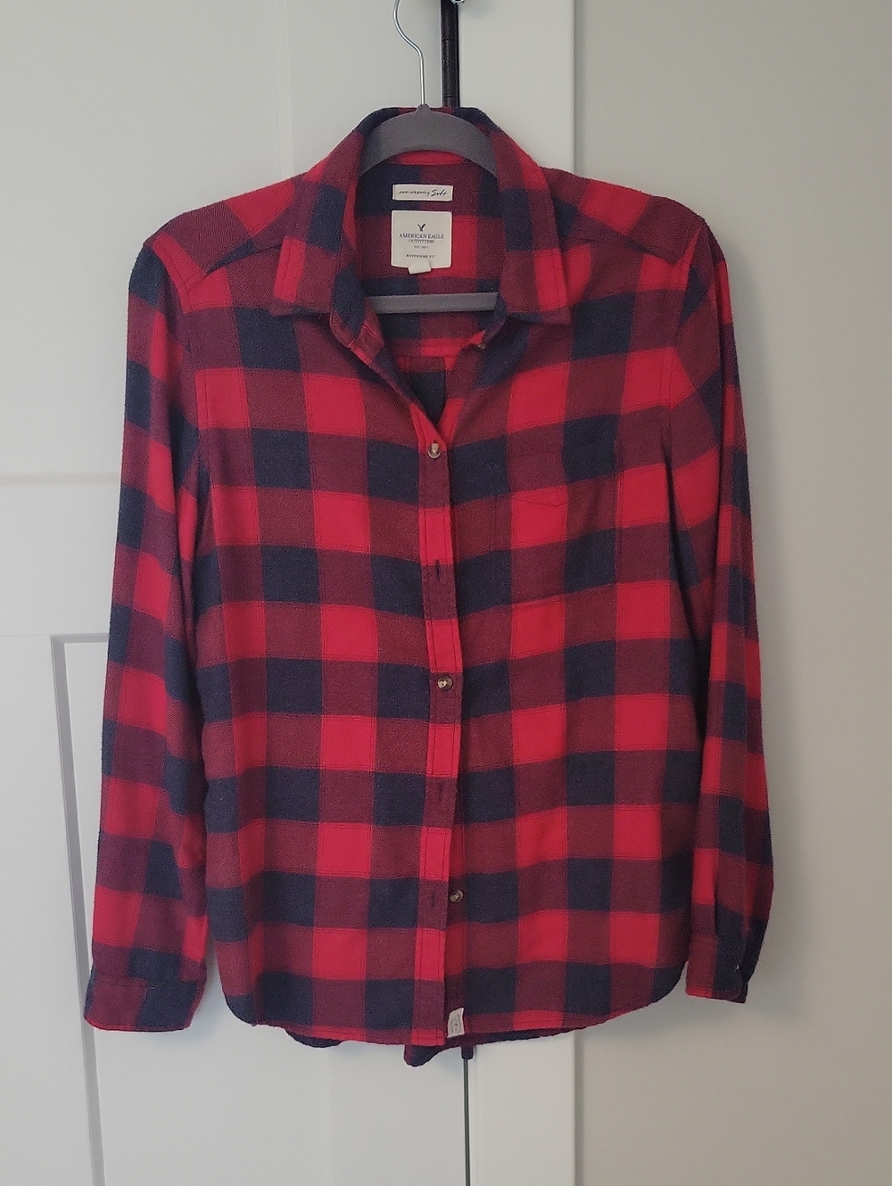 American Eagle Outfitters Red and Black Plaid Button-Down Shirt